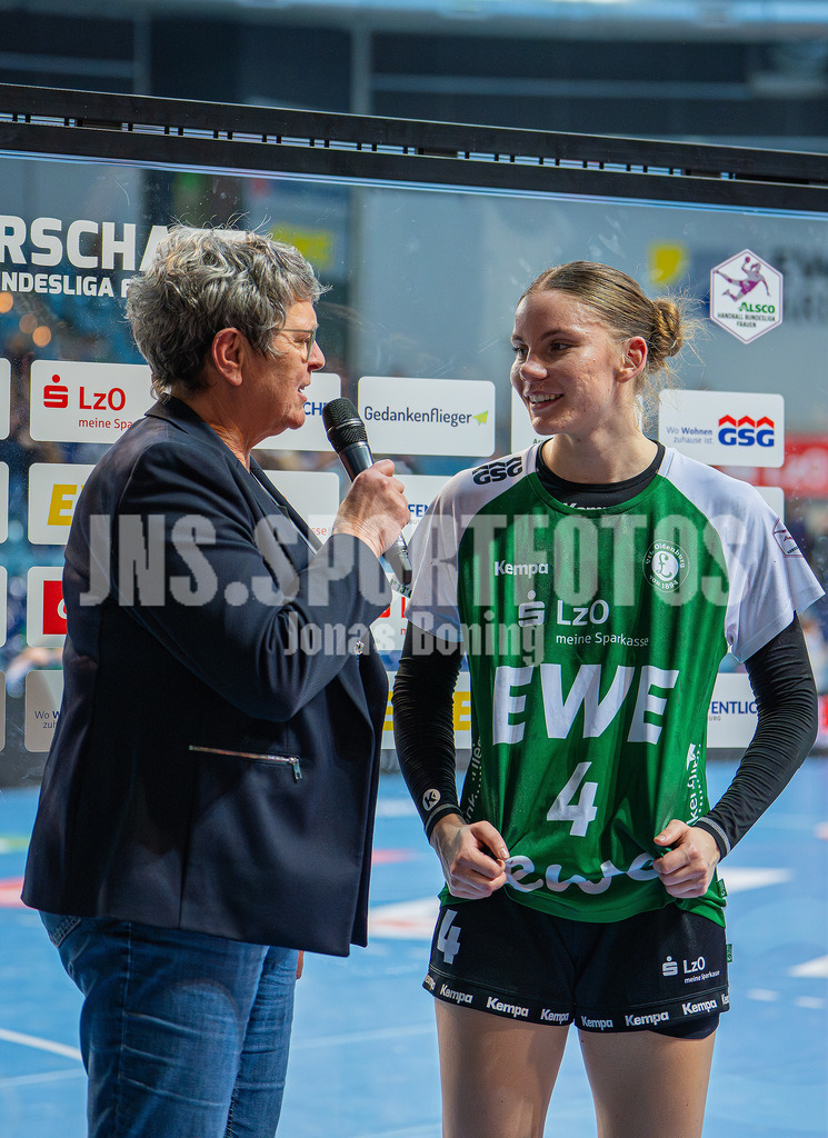 Handball I Frauen I Saison 2025-2026 I 1. HBF I 15. Spieltag I VFL Oldenburg - SV Union Halle-Neustadt 0116 | Toni-Luisa Reinemann (4, VfL Oldenburg) - Realisiert mit Pictrs.com