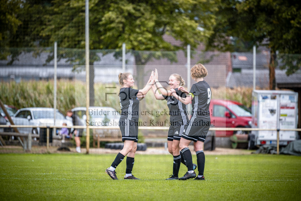 SG Bohmte/Ostercappeln/Schwagstorf - SG Hollenstede / Schwagstorf | Fr.-BZL Weser-Ems Süd · 1. Damen - SG Hollenstede / Schwagstorf · Sportplatz - Realisiert mit Pictrs.com