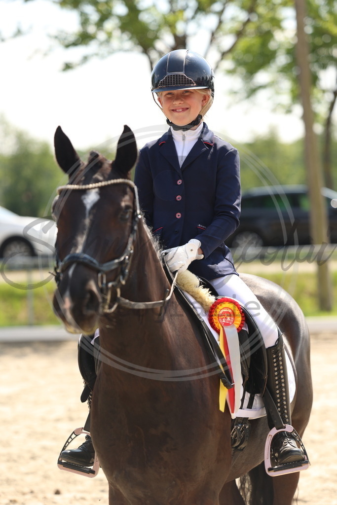 994A7375 | sabrinanicolaifotografie - Realisiert mit Pictrs.com