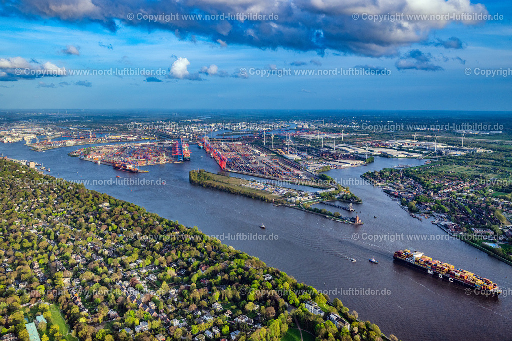 Hamburg_Petrolium_Hafen_ELS_1666140424 | HAMBURG 14.04.2024 Hafenanlagen Petroliumhafen am Ufer des Hafenbeckens Waltershof in Hamburg, Deutschland. // Port facilities Petroliumhafen on the shores of the harbor of Waltershof in Hamburg, Germany. Foto: Martin Elsen