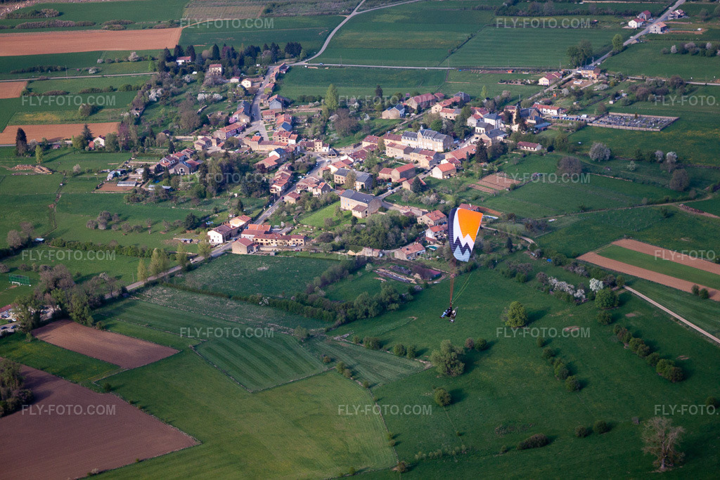 Aerial view: View of the town in Rouvroy in the state Luxembourg, Belgium. – Photo: IMG_39759.jpg taken on 04/16/2011 by Werner Riehm/FLY-FOTO.com – Resolution of the original: 4752 x 3168 px