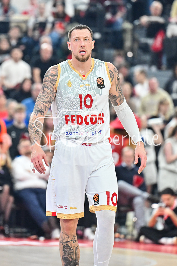 FC Bayern Basketball - AS Monaco Basket | MUNICH, GERMANY - 05. FEBRUARY: am Ball Daniel THEIS (AS Monaco Basket 10) / Einzelfoto / Freisteller während dem Match zwischen dem FC Bayern Basketball und dem AS Monaco Basket am 27. Spieltag der EuroLeague im SAP GARDEN