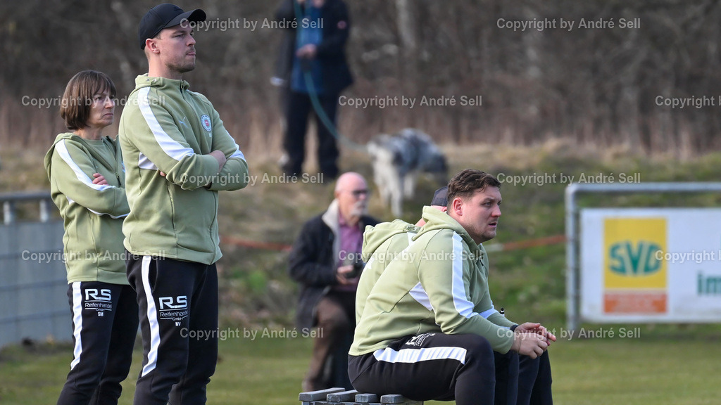 PSV Neumünster vs FC Kilia Kiel | Trainer Nils Voss (PSV li.) &amp; Trainer Dennis Buthmann (PSV re.) / Fußball-Oberliga Männer 2025/2026 / PSV Neumünster vs FC Kilia Kiel / PSV Stadion Platz A / Neumünster / 07.03.26 - Realisiert mit Pictrs.com