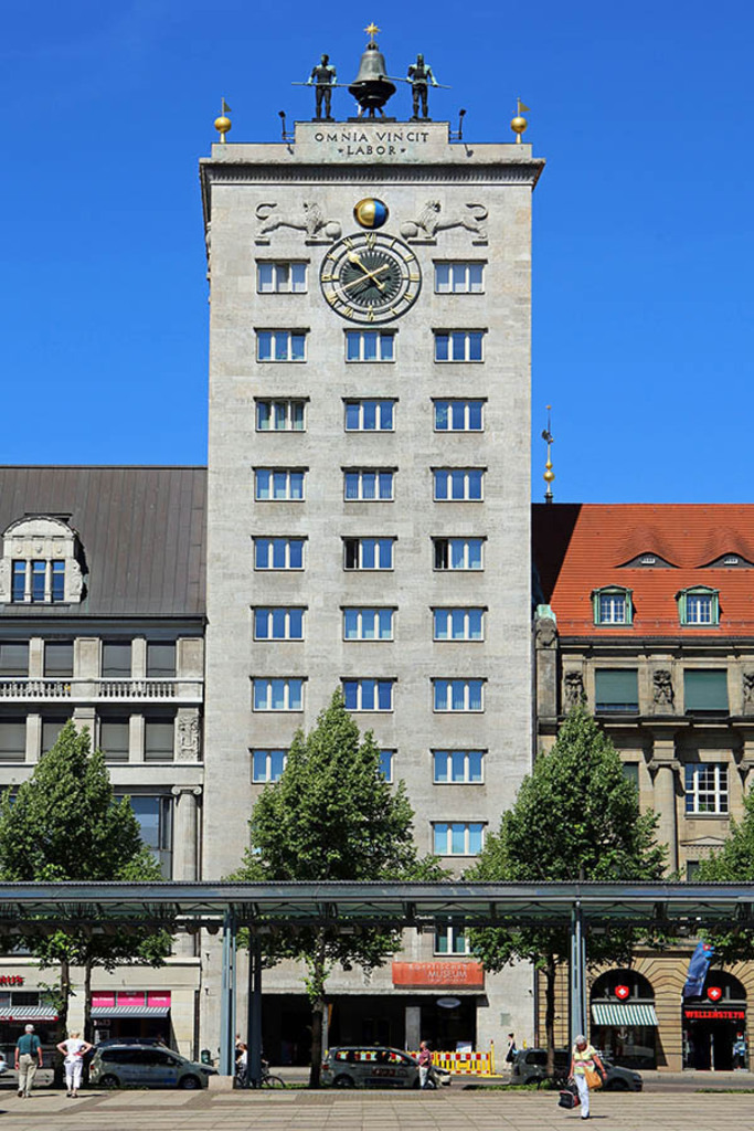 Bildlexikon Leipzig - Krochhochhaus | Das Team hinter BILDLEXIKON LEIPZIG bündelt historische wie aktuelle Informationen über die Stadt Leipzig in Text und Bild auf einer Plattform und stellt diese der interessierten Öffentlichkeit zur Verfügung.