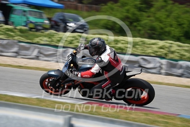 2024_05_04_PBK_25390 | Sportfotografie; SlowMotion; Video; Rennstrecke; Hafeneger; Speer; Racing; RSE; BMW; CBO; Trackday; Motorsportarena; Hockenheimring; Brno; Most; Barcelona; Valencia