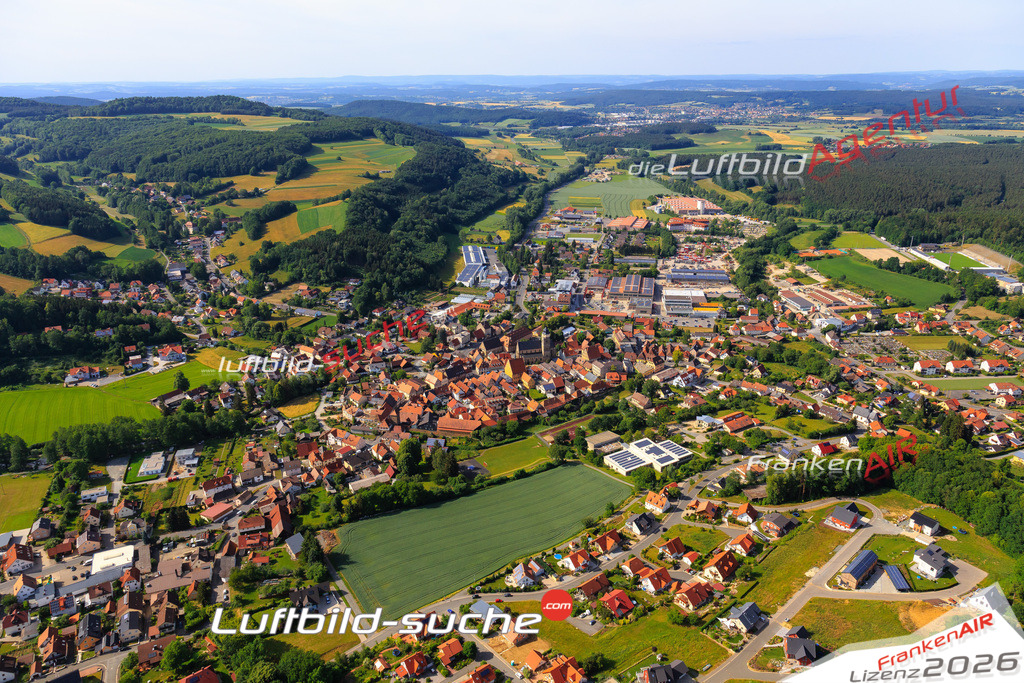 Die Luftaufnahme der Stadt Weismain wurde vom UL-Flugzeug heraus erstellt ( keine Drohne )- hohe Auflösung für beste Qualität