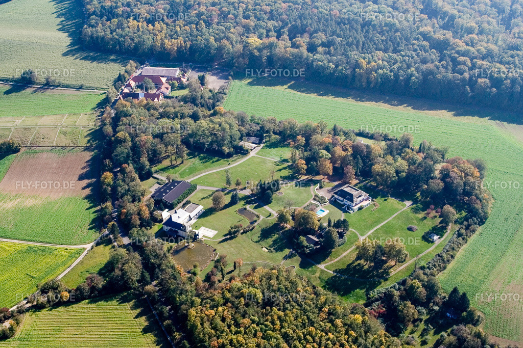 Grötzingen, Schmieder-Anwesen am Rittnerthof | Luftbild: Grötzingen, Schmieder-Anwesen am Rittnerthof im Ortsteil Durlach in Karlsruhe im Bundesland Baden-Württemberg in Deutschland. Foto: IMG_8583.jpg vom 14.10.2007 durch Werner Riehm/FLY-FOTO.de - Realisiert mit Pictrs.com