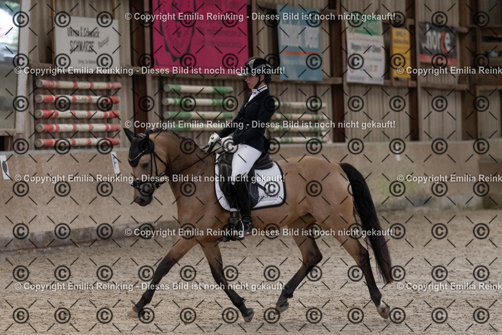 CL5A1028 | Emilia Reinking Fotografie - Realisiert mit Pictrs.com