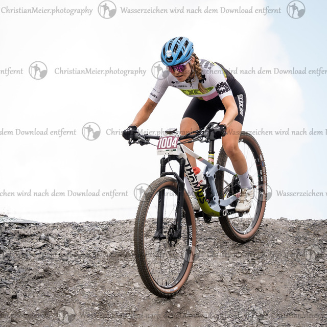 Swiss Bike Cup 2026 - Leysin | Ginia CALUORI beim Einfahren.Bilder vom Swiss Bike Cup 2026 in Leysin (VD).Fotograf: ChristianMeier.photography - Realisiert mit Pictrs.com