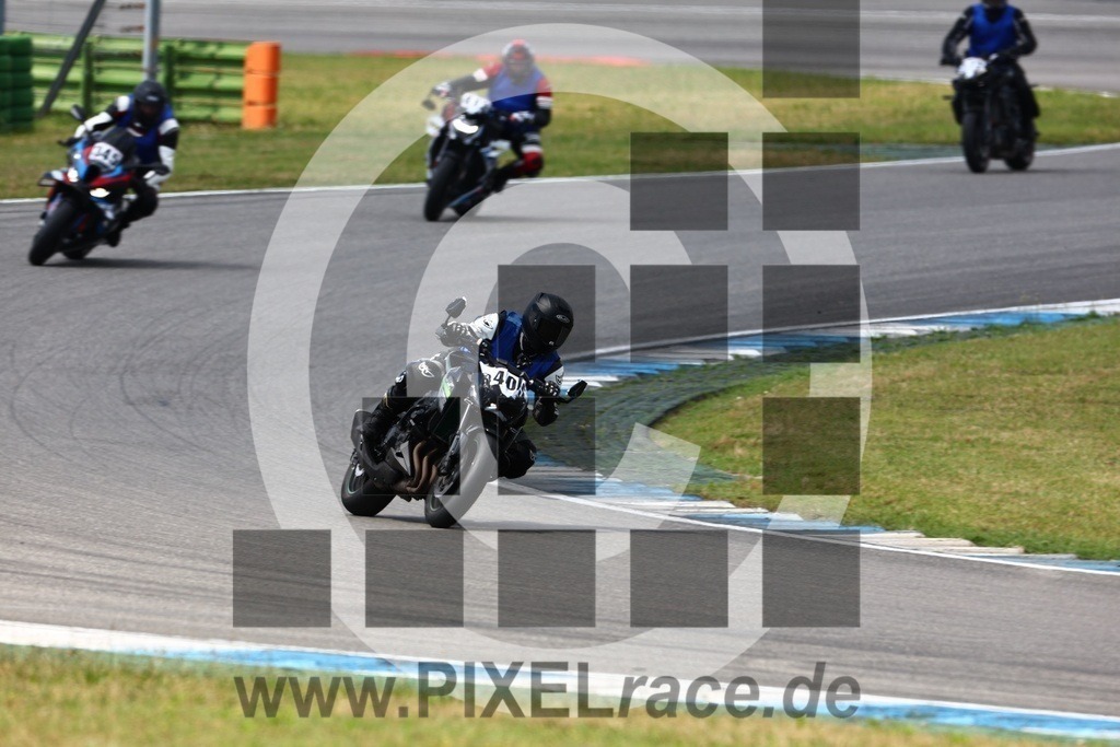 0405-20240624_02872 | Schöne Erinnerungen an spannende Momente - das festzuhalten ist unser Job. PIXELrace.de ist seit 2003 auf den Rennstrecken Europas unterwegs um die Action draußen beim Fahren und die wunderbare Stimmung imm Fahrerlager für euch einzufangen.