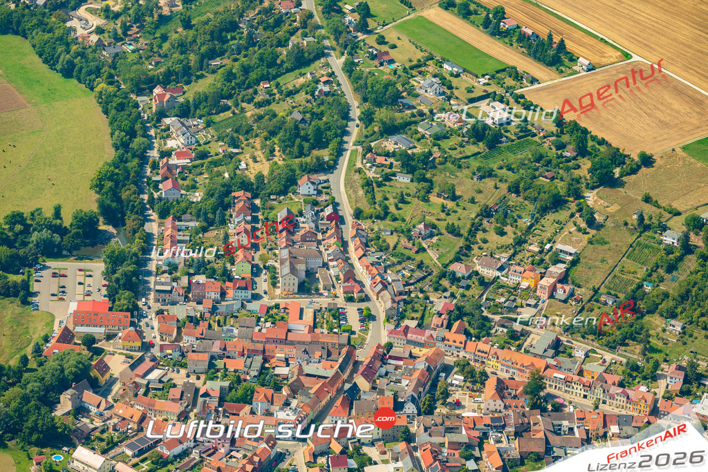 Stadt Bad Sulza von Oben- Die Luftaufnahme wurde 2025 vom UL-Flugzeug heraus erstellt ( keine Drohnenaufnahme ) - Hochauflösende Luftaufnahme - für Wandbilder und großformatige Ausdrucke geeignet. Das besondere Geschenk!Hier alle&nbsp;Infos zur Lizenzierung der LuftaufnahmeWir fliegen auch dieses Jahr wieder in Ihre Region um Luftbilder zu erstellen.- Luftbild anfragen