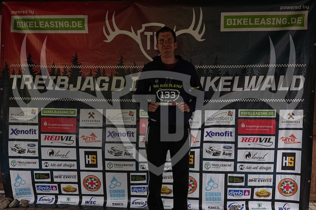 A1_09308 | Fotogalerie der Treibjagd im Dunkelwald - Dein MTB Etappenrennen im Erzgebirge - Realisiert mit Pictrs.com