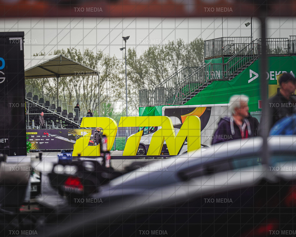 _TXM4853 | Exklusive Motorsport-Fotografie aus Leipzig von TXO Media – für Rennfahrer, Teams & Sponsoren. Sausemuth liefert starke Bilder, die Emotion zeigen. Jetzt buchen & glänzen! - Realisiert mit Pictrs.com