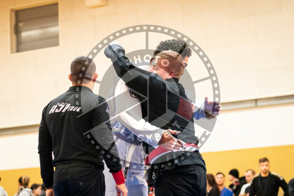 20231118PBB11935 | Fighters compete during the AJP Tour 600 Frankfurt Championship in Frankfurt/Main, Germany, on November 18, 2023.