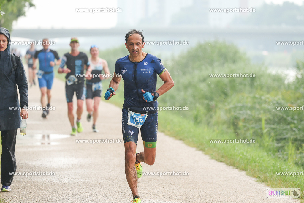 LUR_1150 | 34. M-net Erlanger Triathlon 2025 #erlangertriathlon  #mnettriathlon2025 #mnettriathlon #team #olympischedistanz #mitteldistanz #triathlon #maindonaukanal  #erlangertriathlon2025 #yourpictrs #tv1848 #tv1848erlangen  #triathlonbayern #sportinerlangen #demsportverbunden #sportshot_your_pictrs Copyright: www.sportshot.de