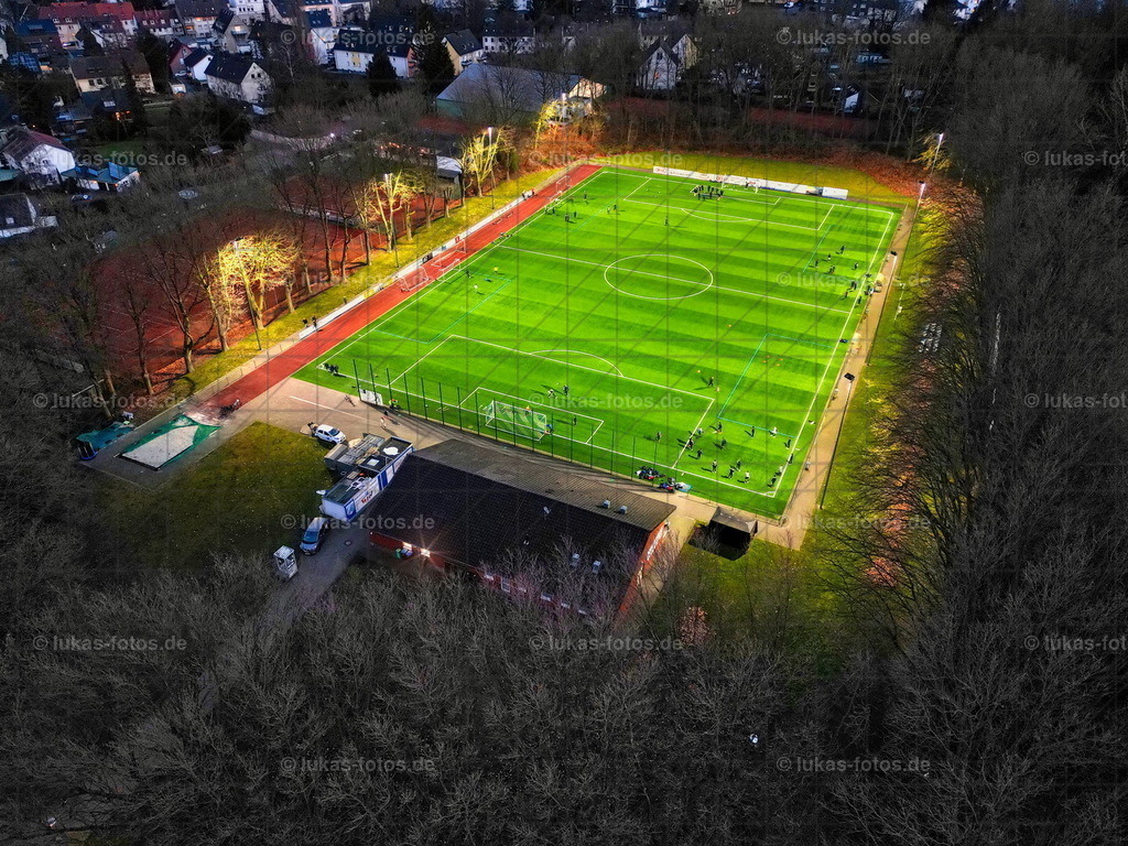 2023-02-16 LUFTBILD Erin-Kampfbahn bei Nacht Abend Flutlicht Foto lukas-fotos 006 | Die Erin-Kampfbahn in Obercastrop bei Flutlicht. - Realisiert mit Pictrs.com