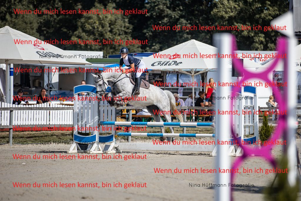 BK1A7031 | Turnierbilder Turnierfotos Nina Hüffmann Turnierfotografie Pferdefotografie Tierzeichnung Haustierzeichnung Pferdezeichnung Hundezeichnung Videograf  - Realisiert mit Pictrs.com
