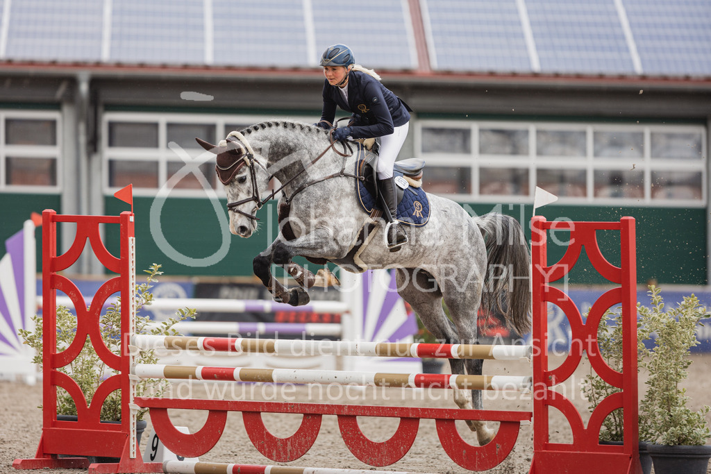 230411_Mühlen_02SprPf-A-219 | Deine schönsten Turniermomente als professionelle Fotos! Entdecke hochwertige Pferdesport-Fotografie im Online-Shop. Jetzt Fotos finden & bestellen!