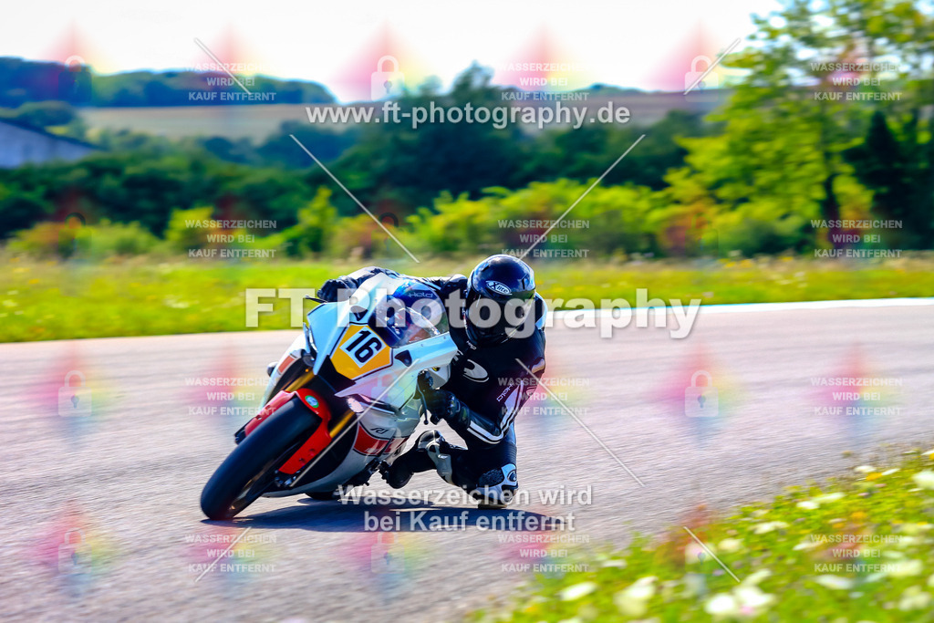 016-5773 | Hier findet Ihr Bilder von Touristenfahrten auf der Nürburgring Nordschleife oder von anderen Veranstaltungen die ich besucht habe. Viel Spass beim Durch Schauen 