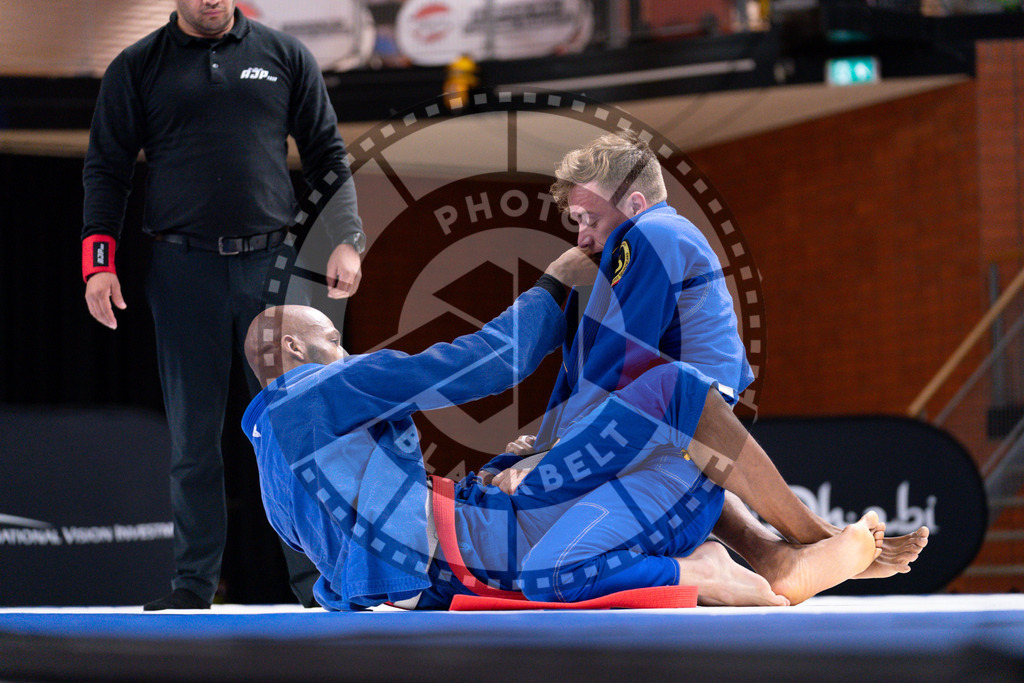 20241013PBB4580 | Athletes compete during the AJP Tour Europe Continental Jiu-Jitsu Amateurs & Masters Championship on October 13, 2024 in Almere near Amsterdam, Netherlands. © Chiara Dazi / photoblackbelt