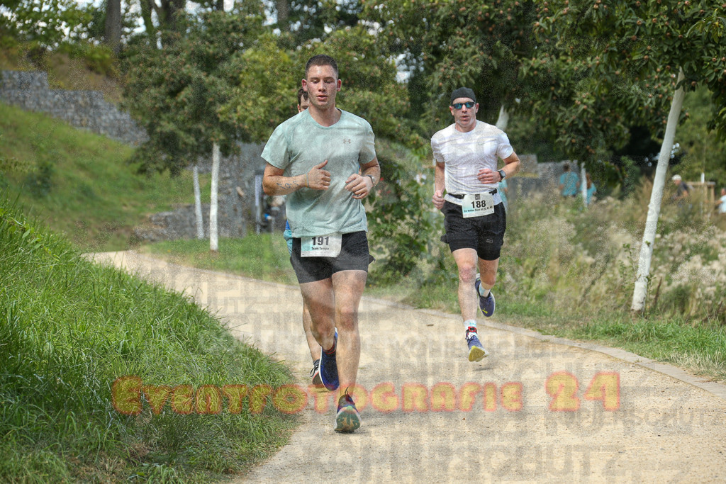 250824_1255_EX1_0916 | Sportfotografie im Rhein-Sieg Kreis, Köln, Bonn, NRW, Rheinland Pfalz, Hessen, etc. Unser Tätigkeitsfeld umfasst den Laufsport vom Volkslauf über den Marathon, Duathlon, Triathon bis zum Ultralauf wie Kölnpfad Ultra oder Schindertrail.