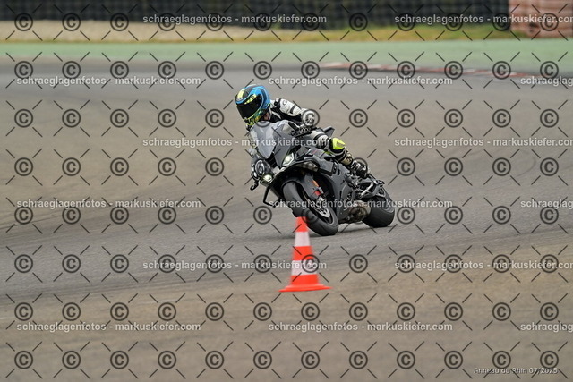 25bt05-1407 | markuskiefer.com - Realisiert mit Pictrs.com