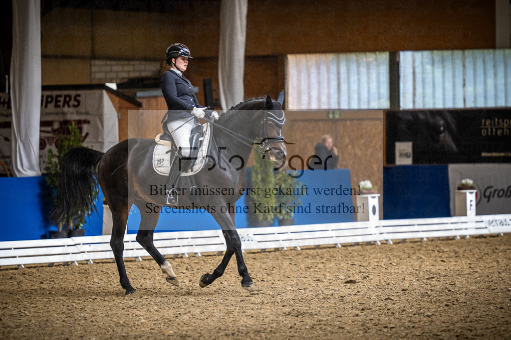 DOS_3372 | Entdecke hochwertige Reitturnierfotos von Foto Oger. Professionell, emotional und authentisch – jetzt Lieblingsmomente im Shop bestellen.Deutschlandweite Turnierfotografie. - Realisiert mit Pictrs.com