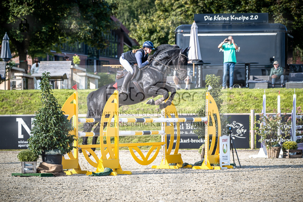 DOS_5008 | Entdecke hochwertige Reitturnierfotos von Foto Oger. Professionell, emotional und authentisch – jetzt Lieblingsmomente im Shop bestellen. - Realisiert mit Pictrs.com