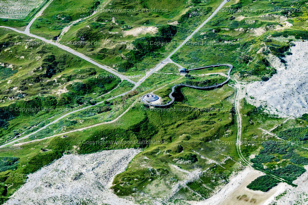 Norderney_Thalassoplattform_Am_Zuckerpad_ELS_6621050923 | NORDERNEY 05.09.2023 Aussichtsplattform in den Dünen " Thalassoplattform am Zuckerpad " in Norderney im Bundesland Niedersachsen, Deutschland. // Viewing platform in the dunes "Thalasso platform at the Zuckerpad" in Norderney in the state Lower Saxony, Germany. Foto: Martin Elsen