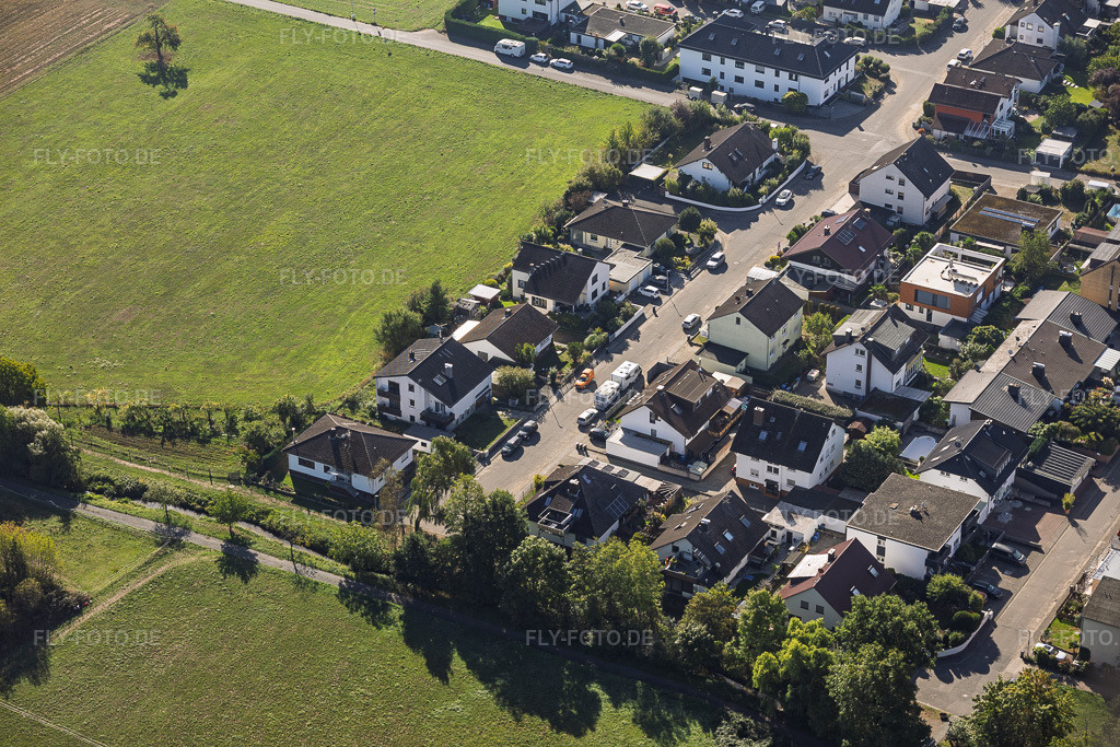 Luftbild: Ortsansicht im Ortsteil Sickenhofen in Babenhausen im Bundesland Hessen in Deutschland. – Foto: IMG_159398.jpg vom 22.09.2026 durch Werner Riehm/FLY-FOTO.de – Auflösung des Originals: 6000 x 4000 px