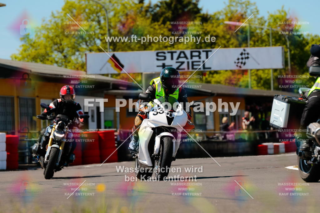 Moto-TeamOBK-22051 | Hier findet Ihr Bilder von Touristenfahrten auf der Nürburgring Nordschleife oder von anderen Veranstaltungen die ich besucht habe. Viel Spass beim Durch Schauen 