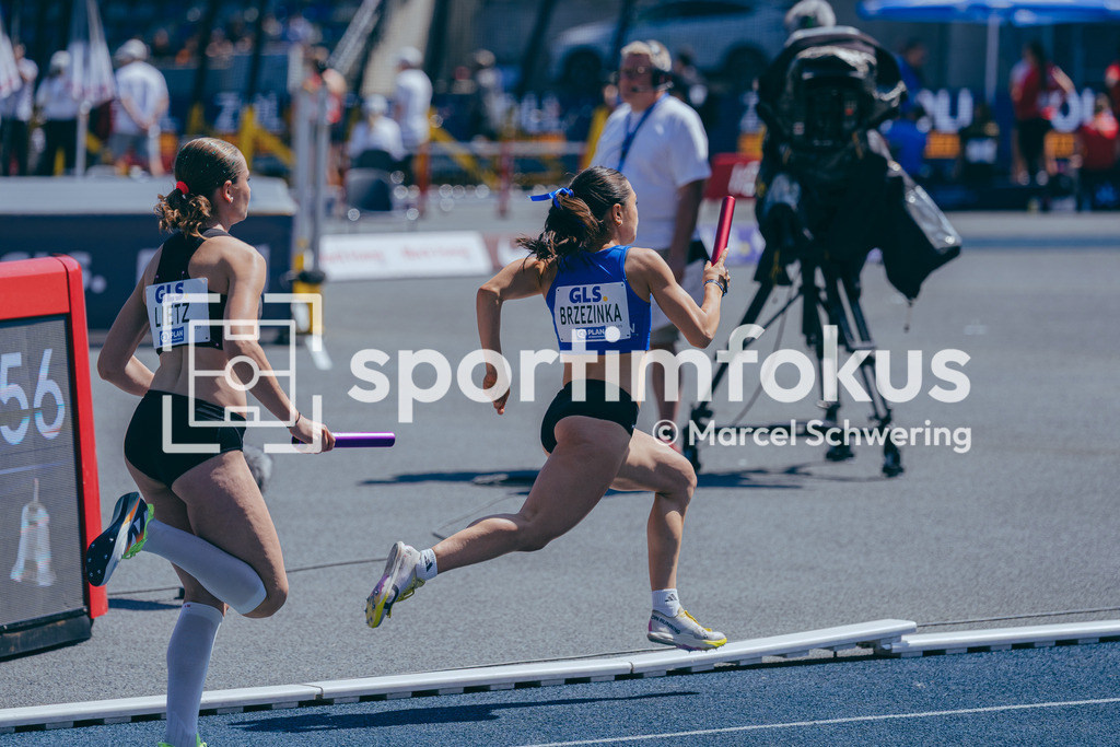 Deutsche Meisterschaften der Frauen und Männer 2026 | Mara Lietz, Turnverein Ratingen, Ada Brzezinka, OSC Berlin, U20 4x400-Meter-Staffel, Deutsche Meisterschaften der Frauen und Männer 2026, Lohrheidestadion Bochum-Wattenscheid, 25.07.2026. Foto: Marcel Schwering / sportimfokus - Realisiert mit Pictrs.com