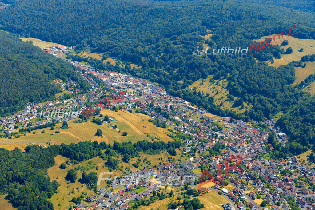 Das Luftbild zeigt :  Frammersbach - Die Luftaufnahme wurde 2023 vom UL-Flugzeug aus erstellt ( keine Drohne ) - Hochauflösende Luftaufnahme - Für grossformatige Ausdrucke geeignet. Die Geschenkidee !Mit Lizenz und Bildrechte bestellbar