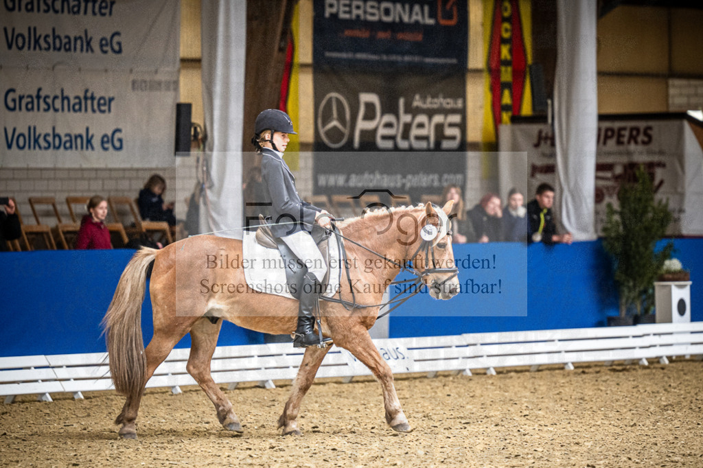 DOS_1998 | Entdecke hochwertige Reitturnierfotos von Foto Oger. Professionell, emotional und authentisch – jetzt Lieblingsmomente im Shop bestellen.Deutschlandweite Turnierfotografie. - Realisiert mit Pictrs.com