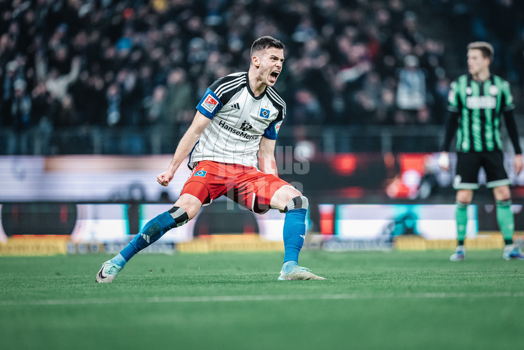 Fußball | Männer | Saison 2023/2024 | 2. Fußball-Bundesliga | 21. Spieltag | Hamburger SV vs. Hannover 96 | 09.02.2024 | Laszlo Benes (#8, HSV) beim Torjubel Emotionen