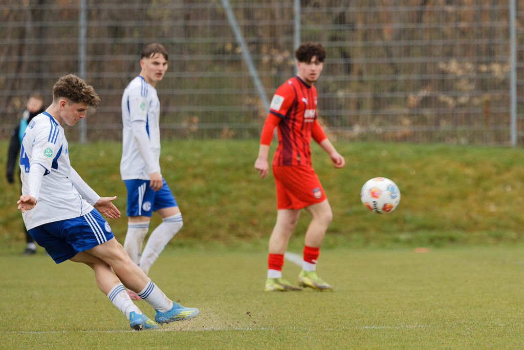 20260412-FCHS04_160 | 1.FC Heidenheim 1846 vs. FC Schalke 04, Fußball, U19, A-Junioren, NWL, U19-DFB-Nachwusliga, 2025/2026, 8. Spieltag, 12.04.2026 in Heidenheim, Walter-Birkhold-Jugendstadion (Foto: Michael Bulling) - Realisiert mit Pictrs.com