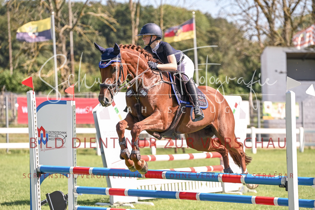 Schugtsche-Düren.2024-06.Stilspringprf.A_-151 | Schugtsche Fotografie - Realisiert mit Pictrs.com