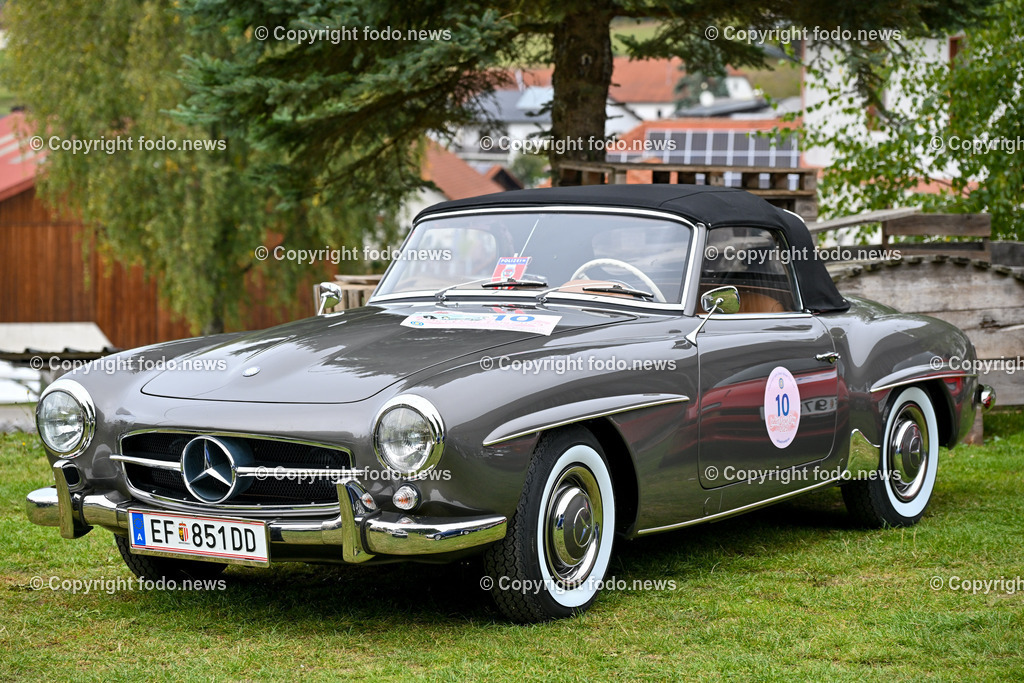 Frauen fuer Frauen_ Charity Oldtimerfahrt_ 04.10.2025-156 | 04.10.2025, Linz, AUT, Oldtimer Charity im Bild Frauen fuer Frauen Oldtimerfahrt, Teilnehmer©Harald Dostal / fodo.media
