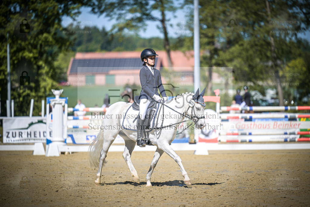 DOS_5126 | Entdecke hochwertige Reitturnierfotos von Foto Oger. Professionell, emotional und authentisch – jetzt Lieblingsmomente im Shop bestellen. - Realisiert mit Pictrs.com