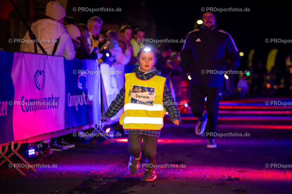 Martinslauf Sindorf 2023 in Kerpen-Sindorf, 09.11.2023 | Impressionen vom Martinslauf Sindorf 2023 am 09.11.2023 in Kerpen-Sindorf (Nordrhein-Westfalen).