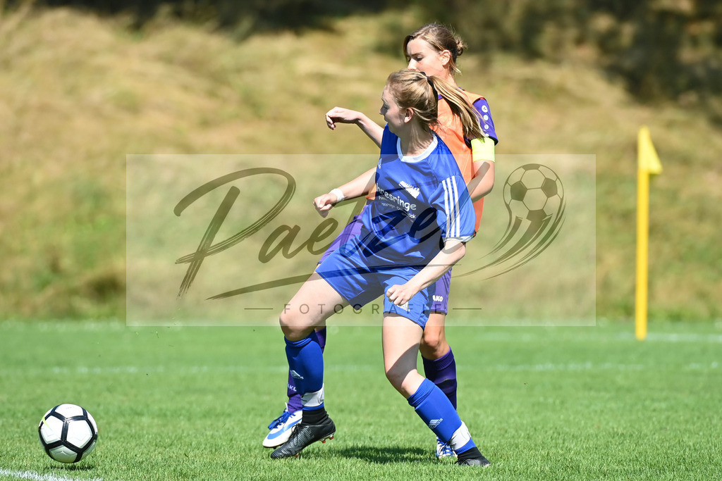 VFBGRE20200816_0012 | Fussball, Frauen:   bei dem Testspiel zwischen VfB Schinkel und TSG 07 Burg Gretesch IV auf der Sportanlage am Zuschlag am 16.08.2020 in Osnabrueck, Deutschland. - Realisiert mit Pictrs.com