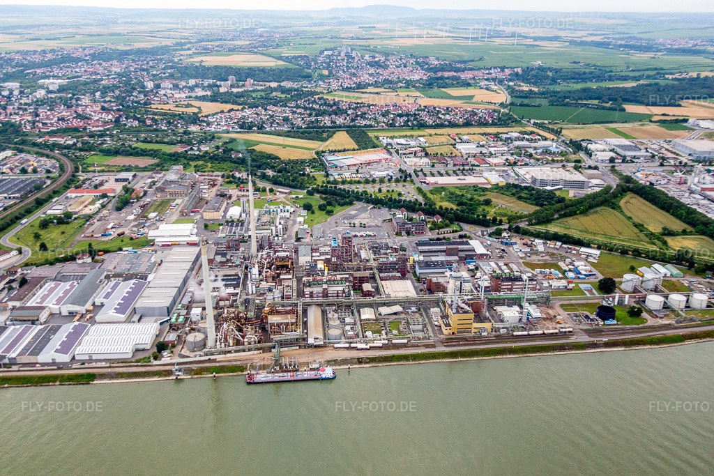 Luftbild: Werksgelände des Chemieproduzenten Evonik in Worms im Bundesland Rheinland-Pfalz in Deutschland. Foto: IMG_091122.jpg vom 04.07.2016 durch Werner Riehm/FLY-FOTO.de
