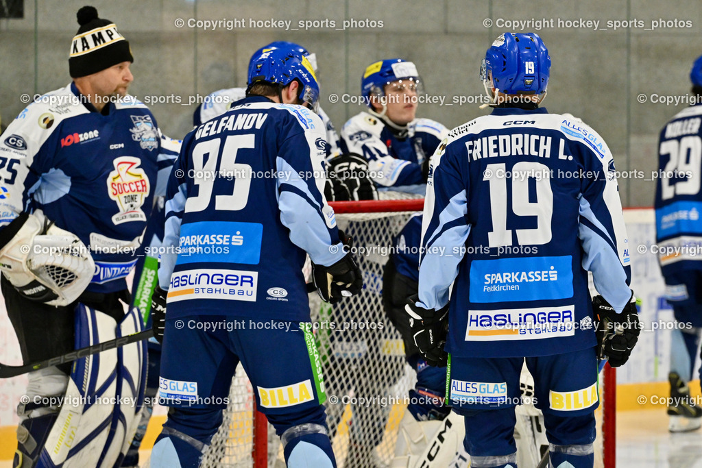 ESV FERLACH vs. ESC SOCCERZONE STEINDORF | ESC Steindorf Mannschaft, #95 Gelfanov Ruslan ESC Steindorf, #19 Friedrich Lukas ESC Steindorf, #25 Steiner Alois ESC Steindorf, ESV FERLACH vs. ESC SOCCERZONE STEINDORF, ESV FERLACH vs. ESC SOCCERZONE STEINDORF am 22.11.2024 in Ferlach (Eishalle Ferlach ), Austria, (Photo by Bernd Stefan)