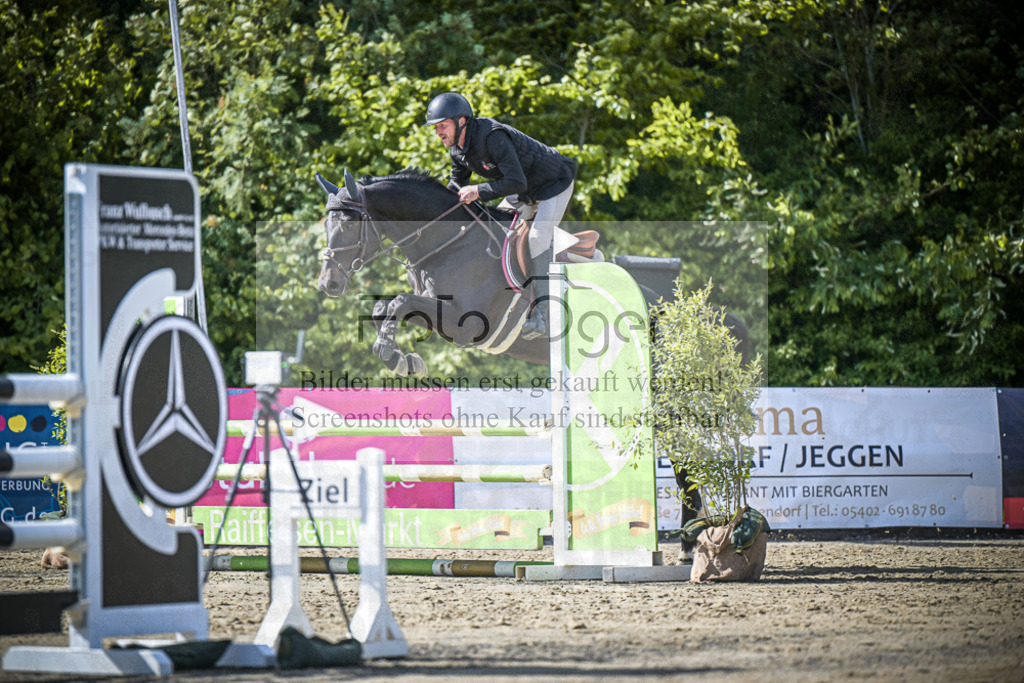 DOS_9289 | Entdecke hochwertige Reitturnierfotos von Foto Oger. Professionell, emotional und authentisch – jetzt Lieblingsmomente im Shop bestellen. - Realisiert mit Pictrs.com