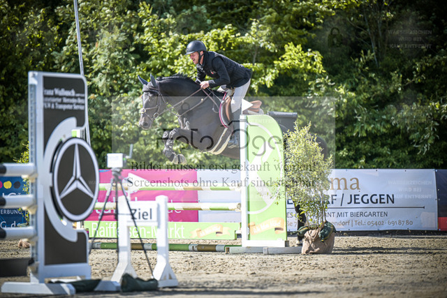 DOS_9289 | Entdecke hochwertige Reitturnierfotos von Foto Oger. Professionell, emotional und authentisch – jetzt Lieblingsmomente im Shop bestellen. - Realized with Pictrs.com