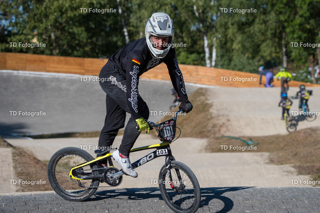 DM_BMX_Race_2025-04941 | Fotogalerie von Thomas Dettweiler mit Eventbildern und lizenzfreien Fotos. Perfekt als Wandbild, für Büro, Website oder private Nutzung. - Realisiert mit Pictrs.com