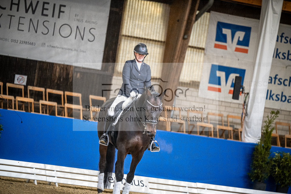 DOS_0015 | Entdecke hochwertige Reitturnierfotos von Foto Oger. Professionell, emotional und authentisch – jetzt Lieblingsmomente im Shop bestellen.Deutschlandweite Turnierfotografie. - Realisiert mit Pictrs.com