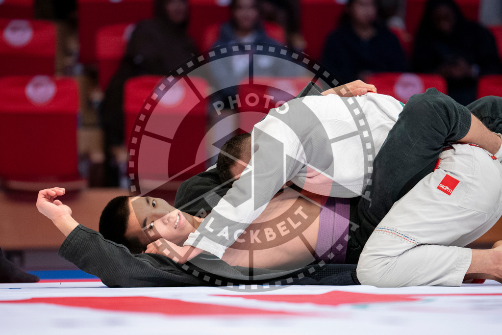 20231108PBB1769 | Fighters compete during the AJP World Professional Championship in the Mubadala Arena in Abu Dhabi, Arab United Emirates, on November 8, 2023.