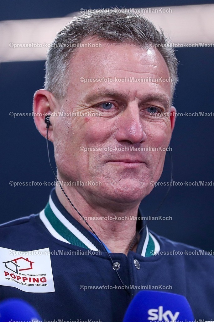 S0401022502174 | 01.02.2025, Fußball, FC Schalke 04 - 1. FC Magdeburg, 2.. Fußball Bundesliga, 20. Spieltag, Veltins-Arena Gelsenkirchen, Saison 2024 2025: Ingo Anderbrügge im Sky Interview DFB regulations prohibit any use of photographs as image sequences and or quasi-video.