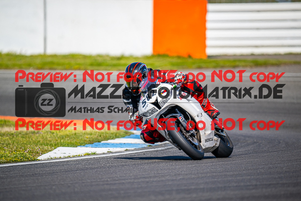 MaZZes_FotoMatrix_230410_5248 | ROT